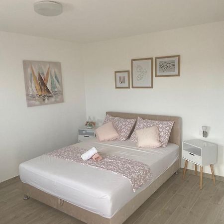 Studio Apartman Mare Trogir Exteriör bild