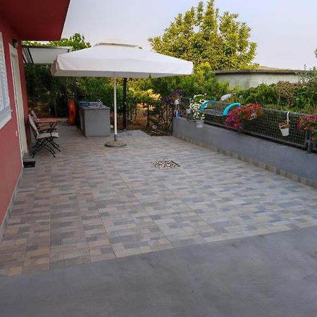 Studio Apartman Mare Trogir Exteriör bild