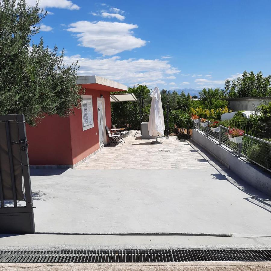 Studio Apartman Mare Trogir Exteriör bild