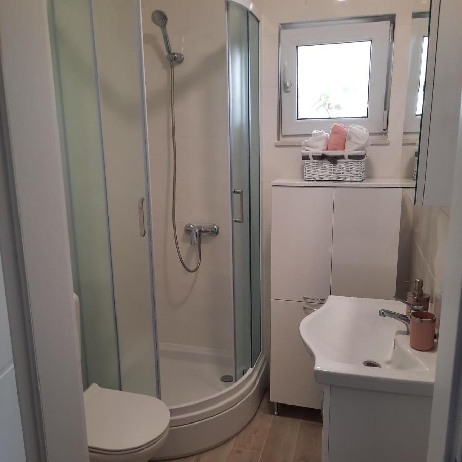 Studio Apartman Mare Trogir Exteriör bild