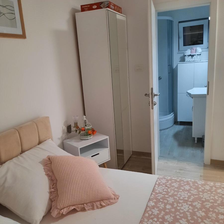 Studio Apartman Mare Trogir Exteriör bild
